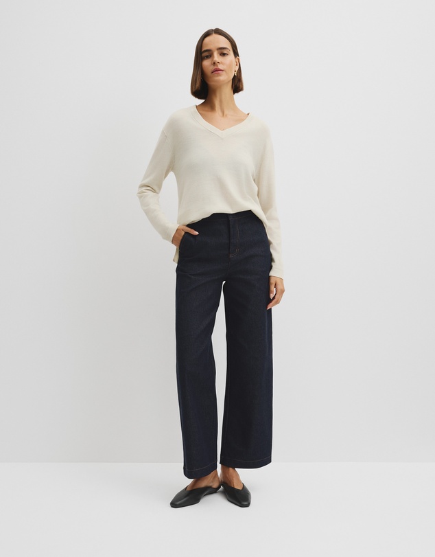 Country Road - Lightweight Merino Wool V-neck Knit