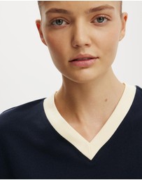 Cotton On - The Oversized V Neck Tee