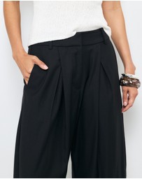 AERE - Tailored Barrel Leg Trousers