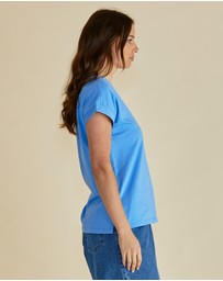 Betty Basics - Tracy V-Neck Tee