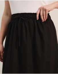 Atmos&Here Curvy - Amber Cotton Linen Blend Waist Tie A-Line Midi Skirt
