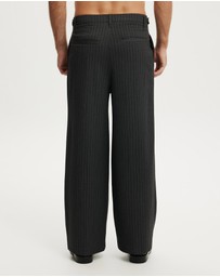Cotton On - Super Baggy Pleated Pant