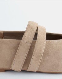 & Other Stories - Cross-Strap Leather Ballet Flats
