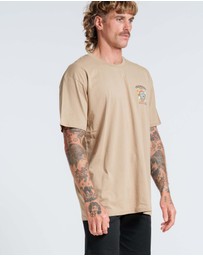 Vacancy Co - Nurture Nature Tee