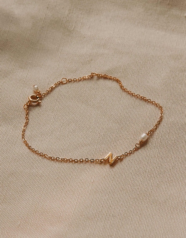 SAINT VALENTINE - Pearl Letter Bracelet - Gold