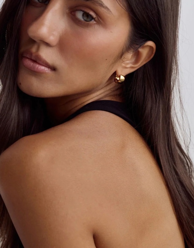 CENDRE - Maiya Huggie Earrings 18K Gold