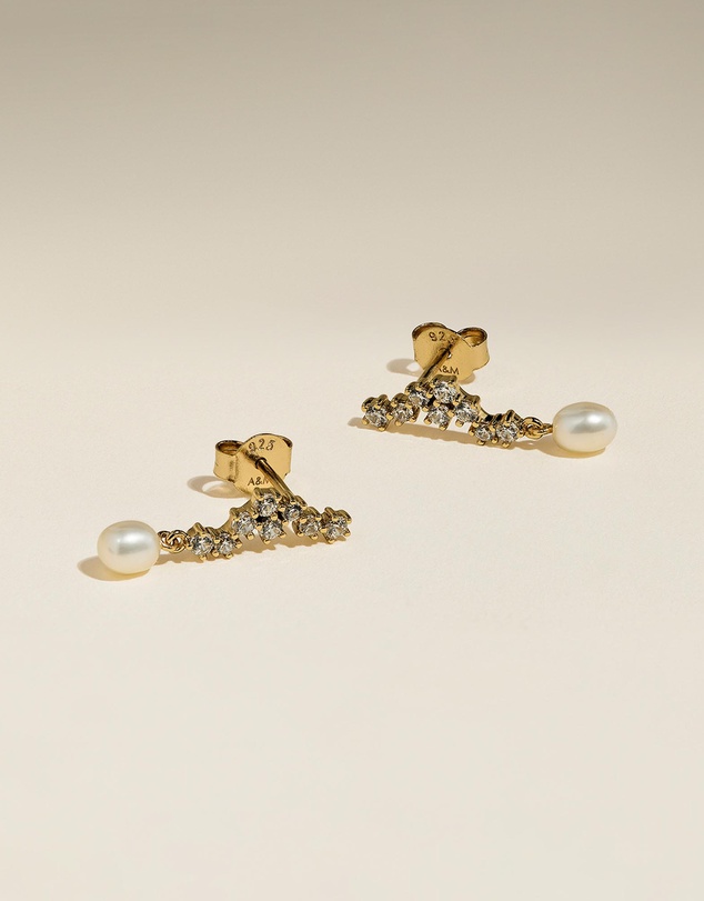 Astrid & Miyu - Scalloped Crystal Cultured Pearl Charm Studs