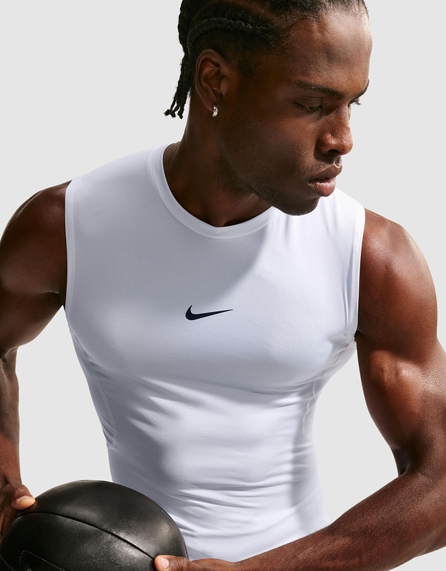 Nike - Nike Pro Dri-FIT Tight Sleeveless Fitness Top