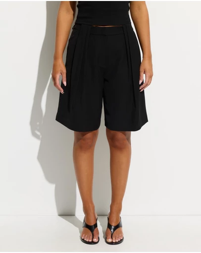 Dazie - Emmie Low Rise Pleated Tailored Shorts