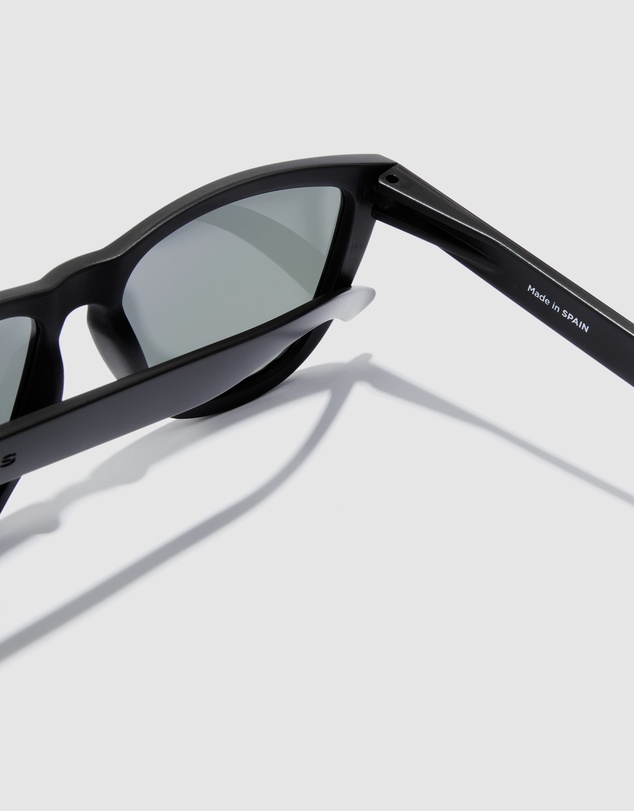 Hawkers Co - Polarized Black Purple One Raw Sunglasses for Men and Women UV400