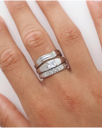 HOUSE OF SLANI - Silver Elara Stacking Ring