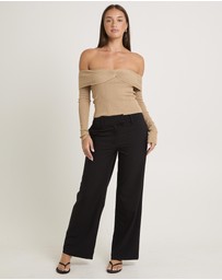 Alice In The Eve - Tully Off Shoulder Knit Top