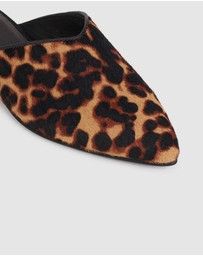 Rollie - Pointed Mule Flat