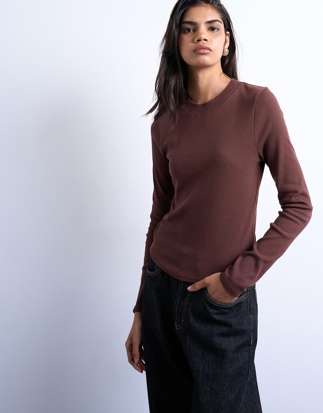 TOPSHOP - Rib Long Sleeve Curved Hem Top