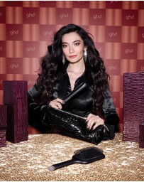 ghd - platinum+ Hair Straightener Gift Set in Black (Valued at $532)