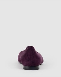 Edward Meller - ELVY Chiselled Flat Pump