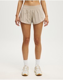 Cotton On Body Active - Active Curve Hem Shorts