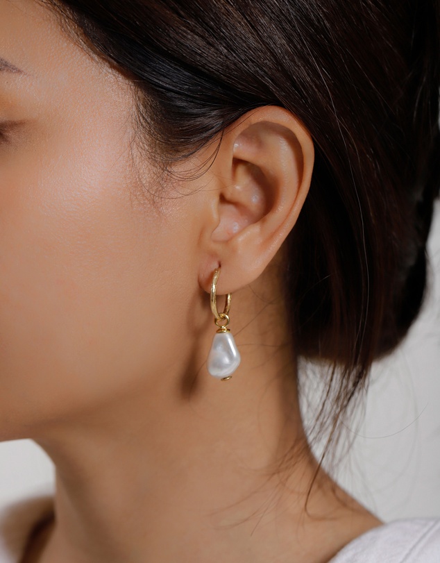 Elli Jewelry - Shell Pearl Hoop Earrings in Gold-Plated 925 Silver