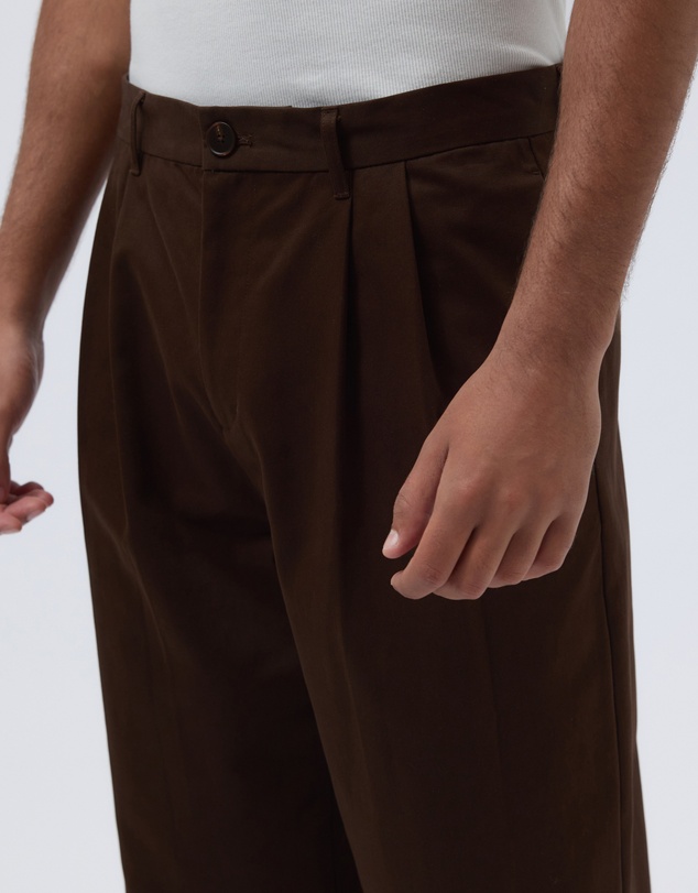 AERE - Relax Leg Pleated Chinos