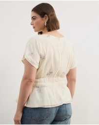 Atmos&Here Curvy - Embroidered Gathered Top