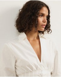 Atmos&Here - Zadie V-Neck Pin Tuck Top