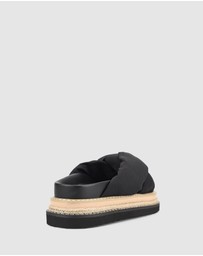 Verali - Thames Flatform Slides