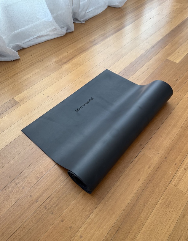 UNE PIECE - Life is Beautiful Yoga Mat