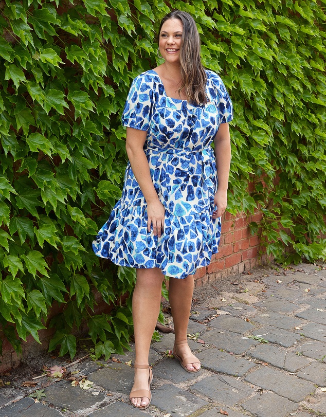Love Your Wardrobe - Mae Square Neck Dress