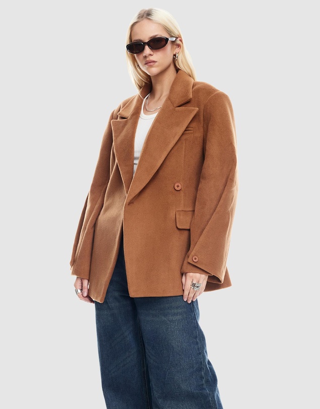 Lioness - Heart Shaped Coat - ICONIC EXCLUSIVE