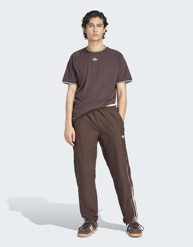 adidas Originals - CHEST STRIPES ENGINEERED COLLAR TEE Mens