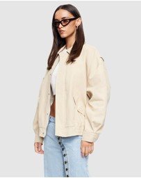 Lioness - Kenny Bomber