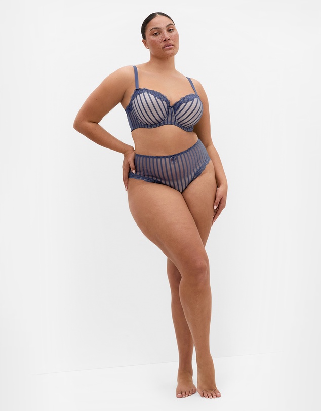 City Chic - Plus size Fifi Hi Waist Shorty - french navy