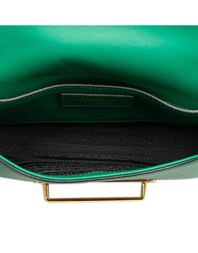 Pre-Loved by Azura Reborn - Pre-Loved prada Elegant Top Handle Bag with Chain Strap