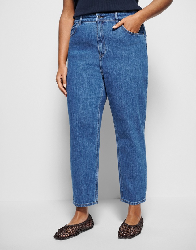Commonry - The High Rise Crop Girlfriend Jean