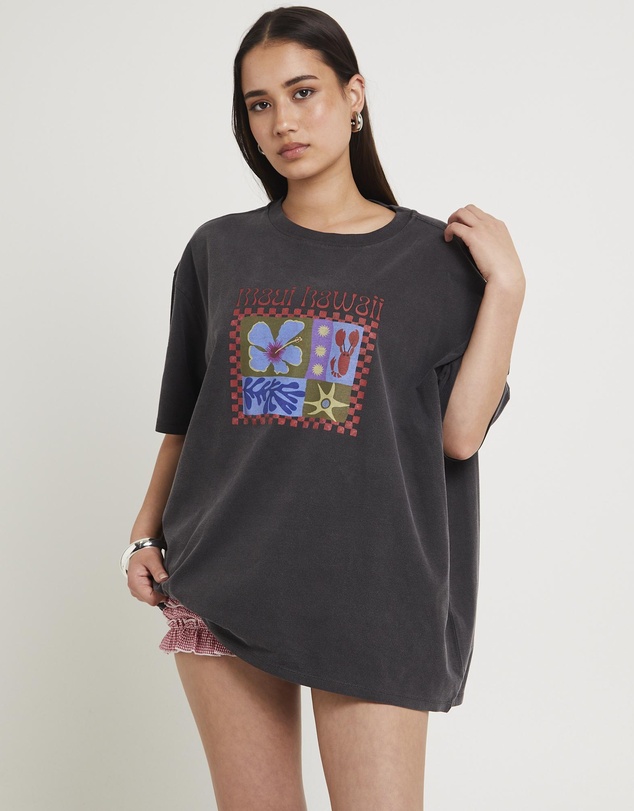 Subtitled - Maui Hawaii Oversized T-Shirt