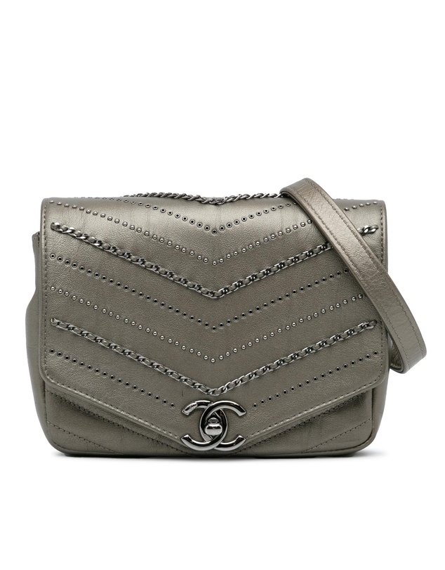 Pre-Loved by Azura Reborn - Pre-Loved chanel Chanel Crossbody Bag Metal Chain Detail