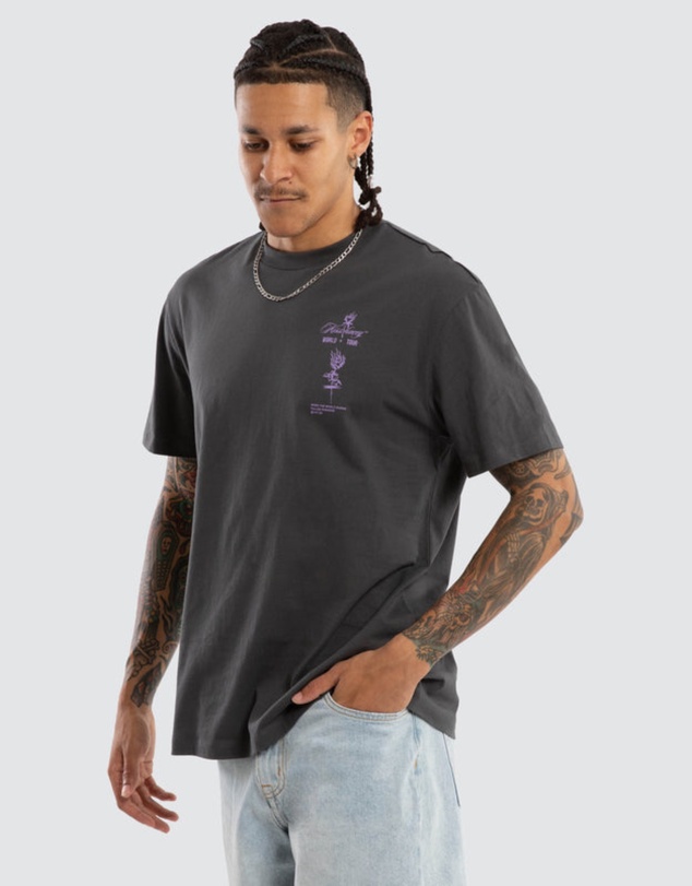 Kiss Chacey - Division Relaxed Tee
