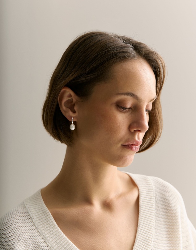 Trenery - Elsa Pearl Hoop Earrings in Silver