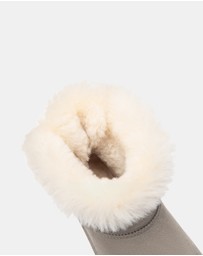EVERAU - Australian Shepherd Ugg Classic Liora Cow Suede Upper UGG Boots