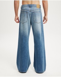 Cotton On - Baggy Bootcut Jean