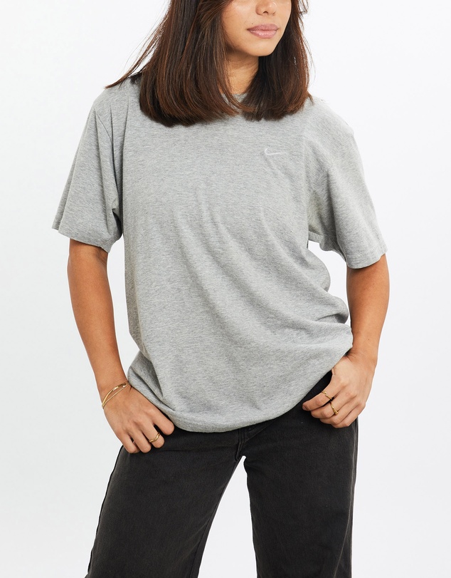 Vintage by The Real Deal - Pre Loved - Vintage Nike Tee