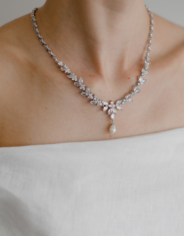 The White Collection - Courtney Pearl - Classic Silver Pearl Bridal Necklace