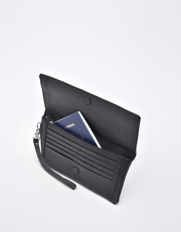 Cobb & Co - Wodonga Leather Wallet with Wristlet