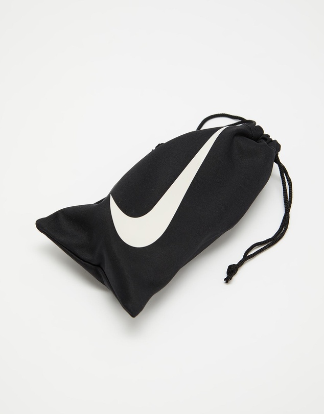 Nike - Neo SQ