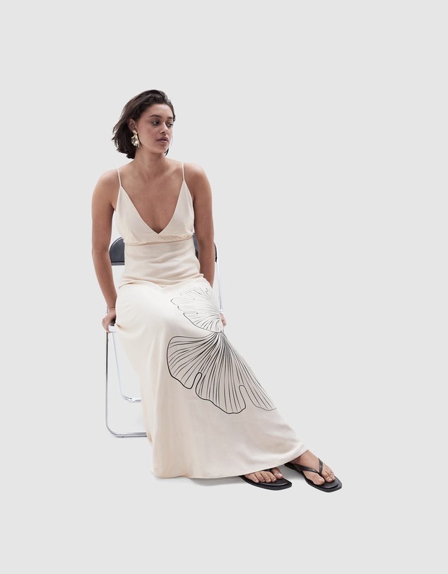 UNISON - V Neck Maxi Dress