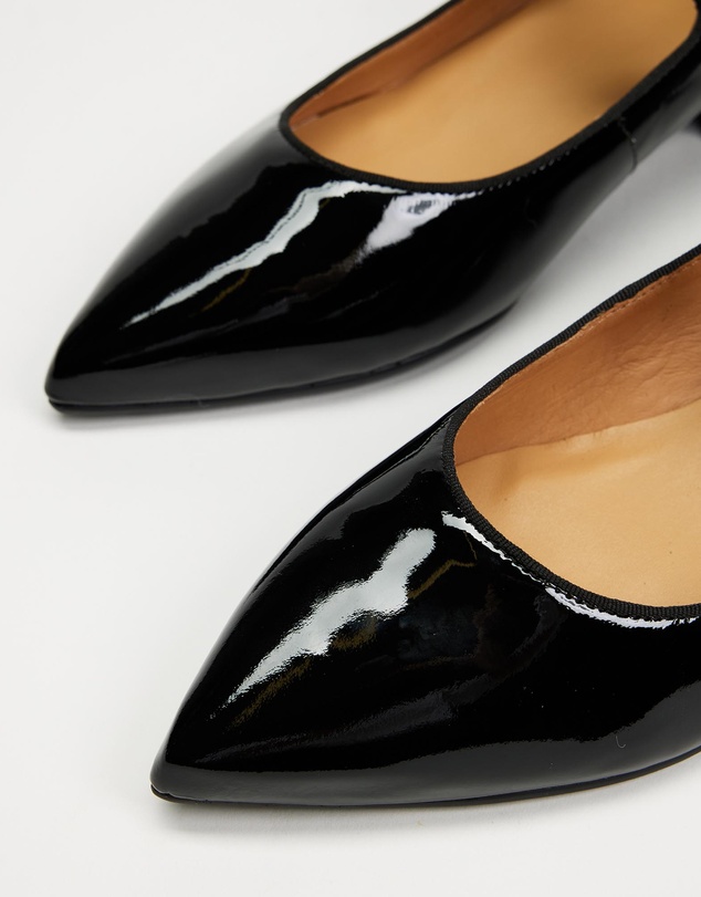 Nina Armando - Leslie Flats