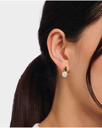THOMAS SABO - THOMAS SABO Ear Studs with Freshwater Pearl Drop in Gold