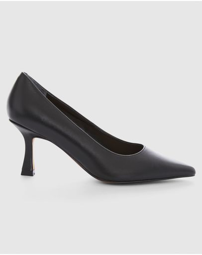 BLACK GLOVE