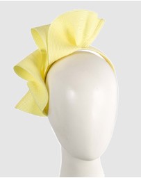 Max Alexander - Large Wavy Light Yellow Racing Fascinator
