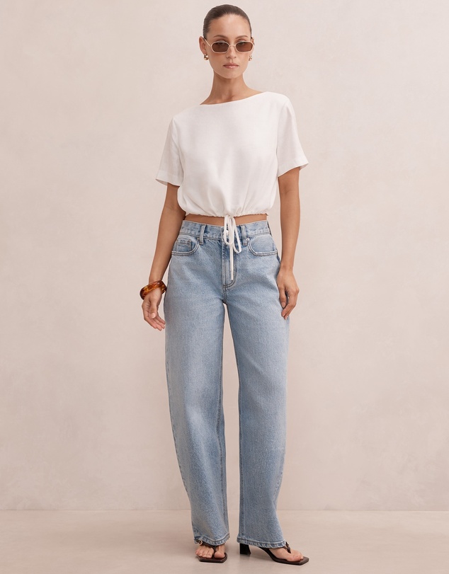 Forever New Petite - Emma Petite Mid Rise Barrel Leg Jeans